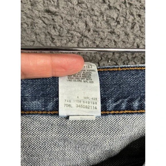 Vintage Levi’s 505 Medium Wash Denim Jean Shorts Size 36”x10” Relaxed Fit Jorts - Picture 5 of 16